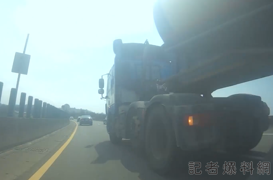 逼車 西濱 聯結車 重機