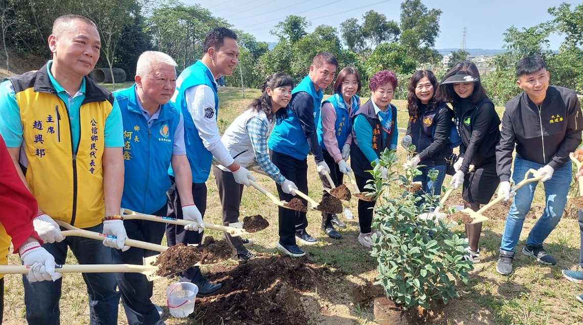 苗栗植樹節「一起集點樹」 鍾東錦呼籲種植原生植物復育台灣