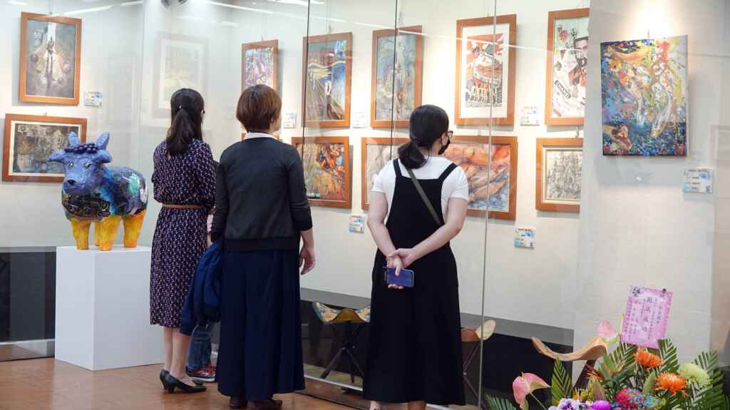 ▲彰安國中美術班畢業作品展「夏藝」自3月23日起至4月14日於彰化市立圖書館展出。（記者林明佑攝）