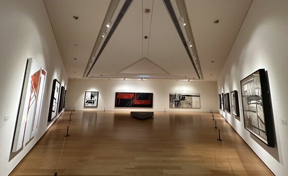 亞大美術館王懷慶創作展登場 公私美術館攜手打造藝術城市
