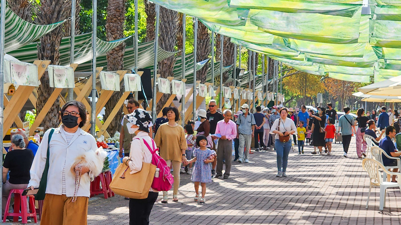 ▲推廣國產鳳梨及提升市場銷售量，神農市集舉辦鳳梨展售暨聯合通路行銷。（圖/記者黃淑貞攝）