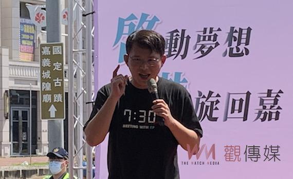 民眾黨戰神黃國昌身著7:30戰袍 力挺張啟楷兩年後參選