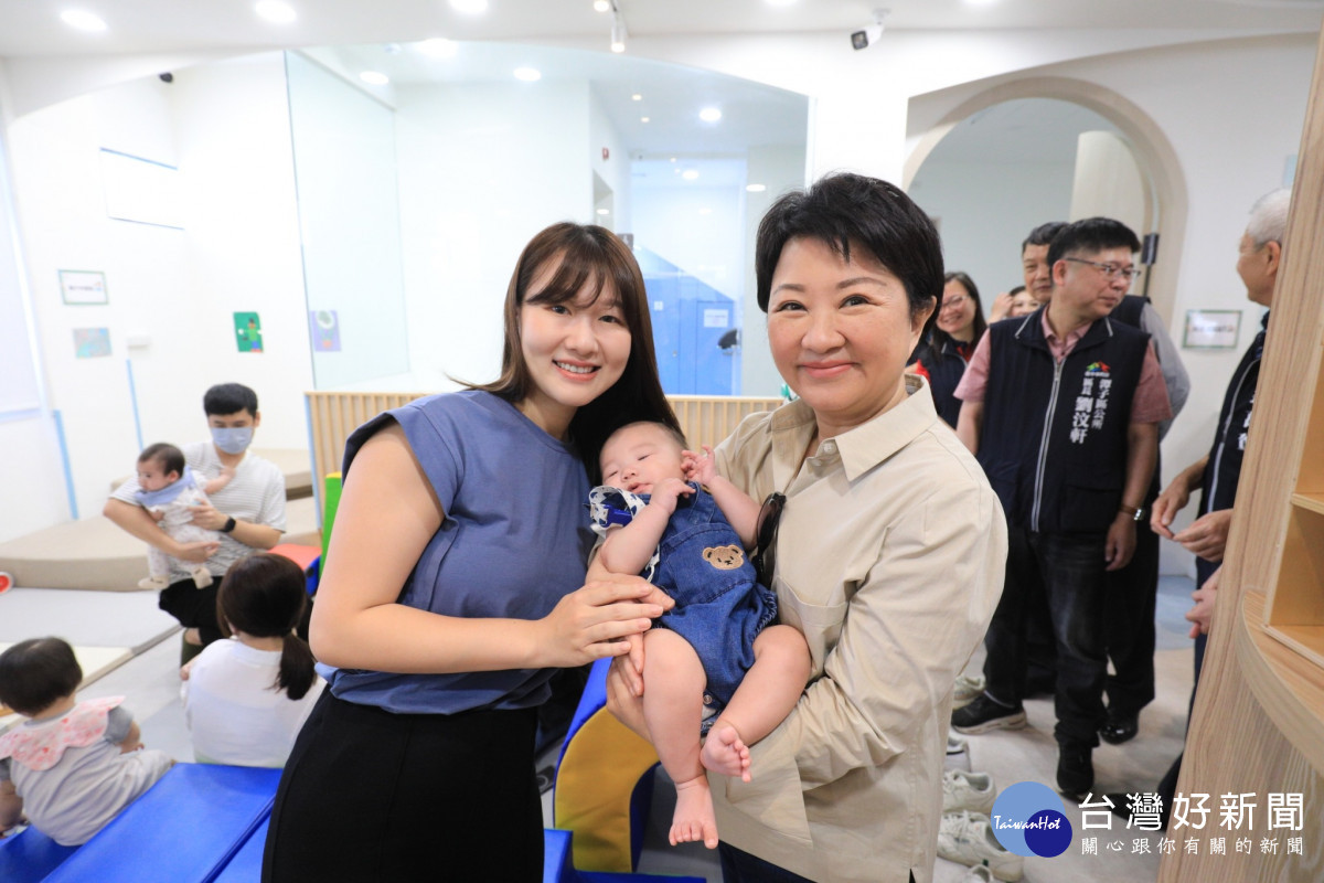 盧市長參觀潭子公托