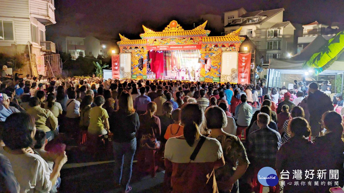 嘉義市政府與國立傳統藝術中心共同主辦「113年傳統藝術開枝散葉－民間劇場重塑計畫」，第二站連續兩日在全臺首座文財神祖廟嘉義文財殿熱鬧登場／嘉義市府提供