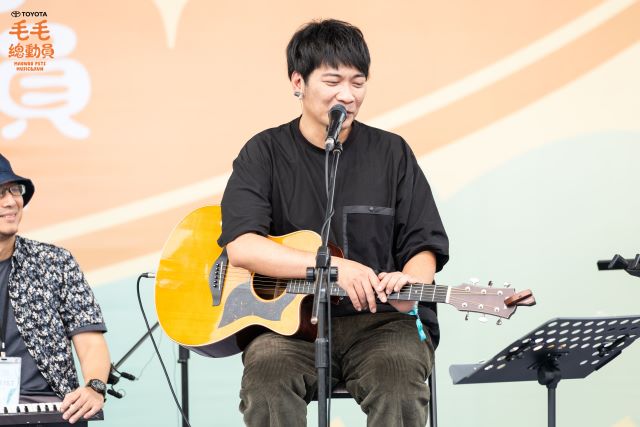 創作歌手黃玠則特別挑選應景歌曲《跟你出去玩》、《放個假》.jpg