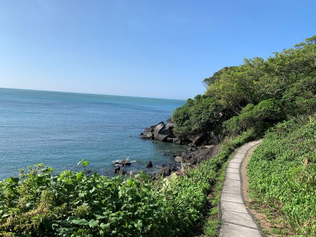 麟山鼻漁港旁「麟山鼻地質景觀生態步道」.jpg