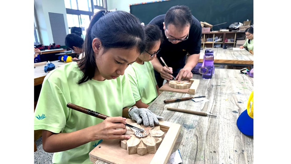 新北深耕藝術教學 藝術家與孩子共創藝術殿堂