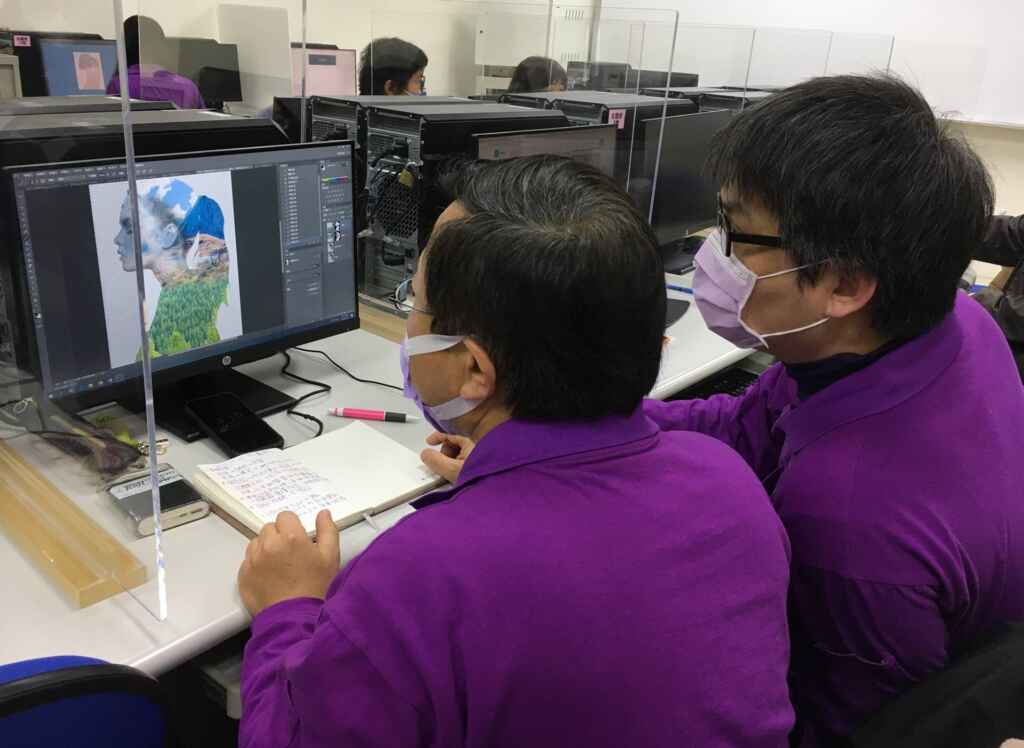 ▲大學行政人員施大哥受少子化影響黯然提早退場 -二度就業前認真接受培訓再出發。(中彰投分署提供)