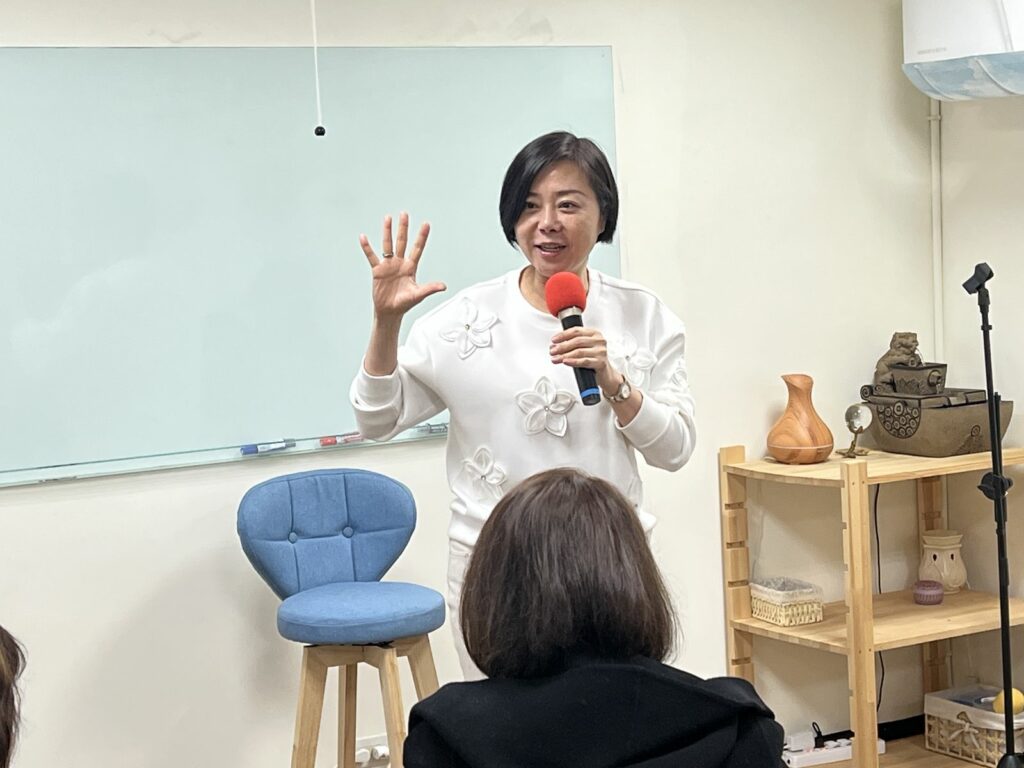 張芷榕Seline老師,教導人們用潛意識力量改變人生。