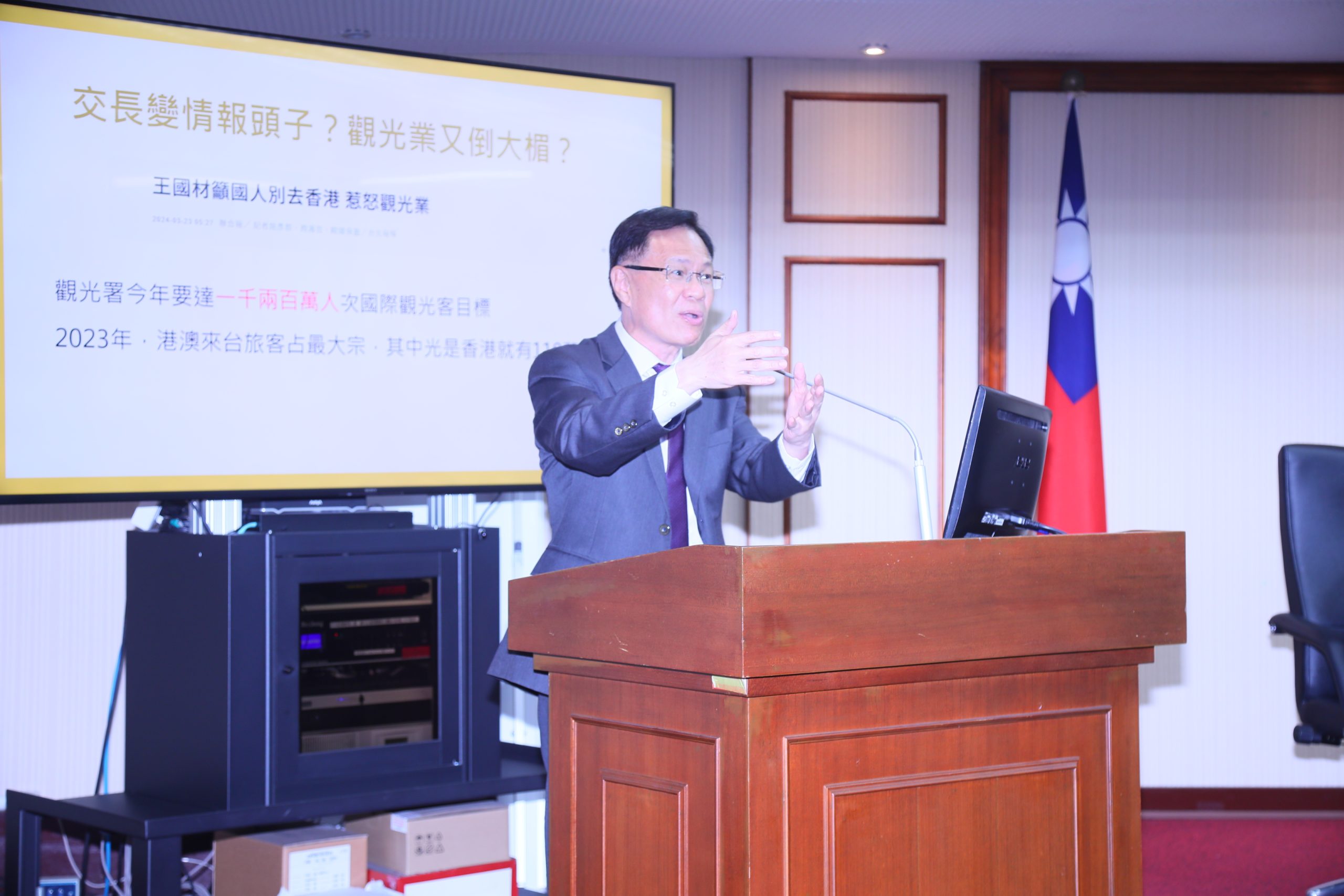張啟楷表示,去(2023)年港澳來台旅客是最大宗,香港來台有超過100萬人次,奪下來台人次第1名。(記者包克明 攝 )