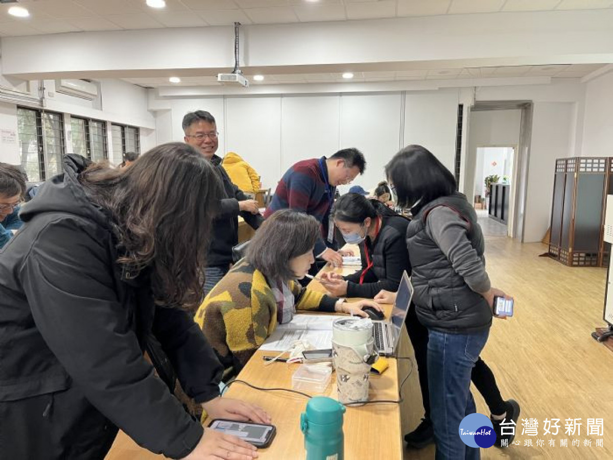 桃園市政府環保局培育溫室氣體盤查及碳足跡盤查專業人才,全力協助桃園產業低碳轉型。