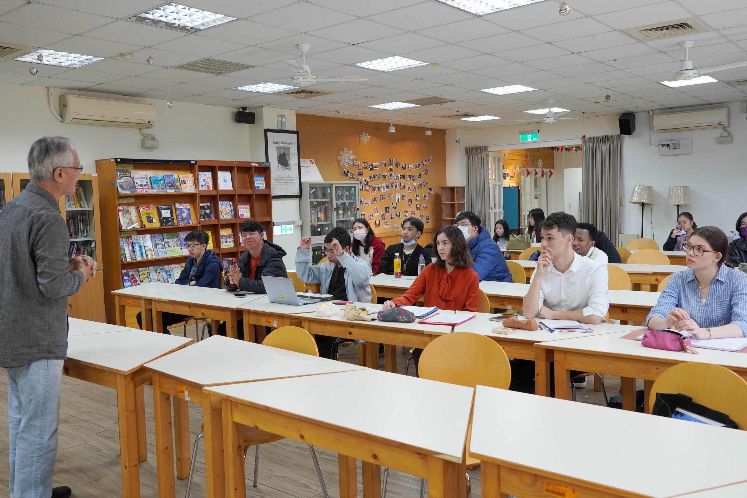 ▲來自不同國家的學生一起在大葉大學英語系學習。（記者張溎壕攝）