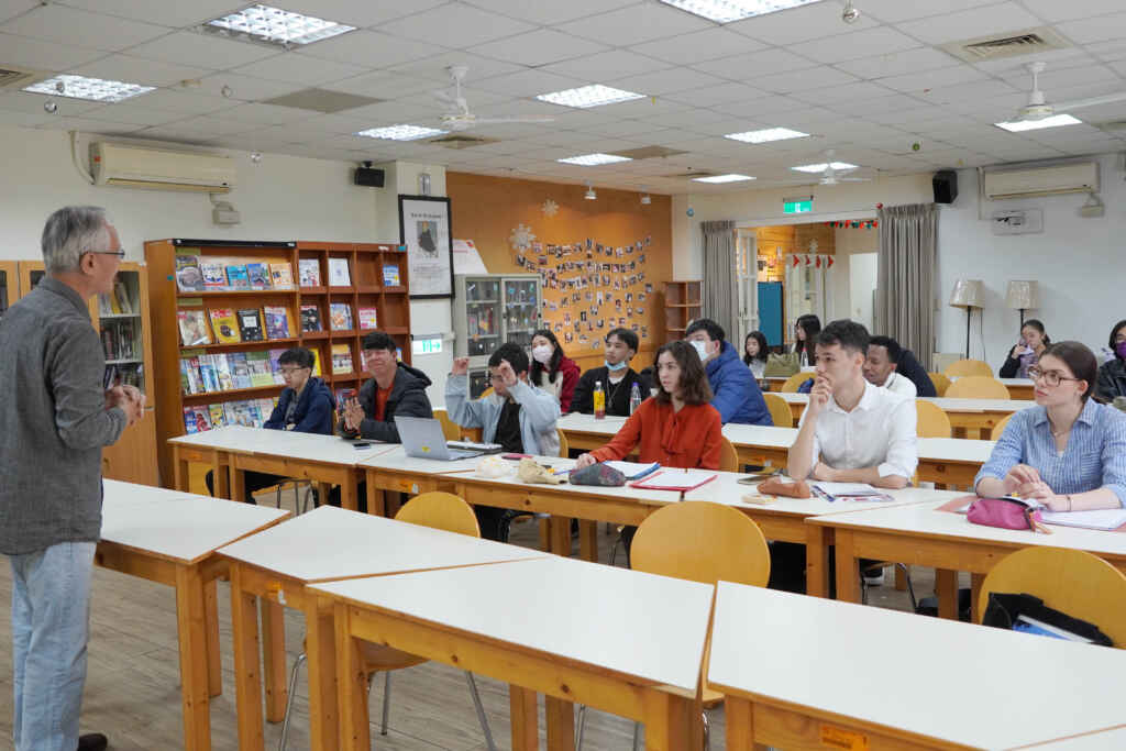 ▲來自不同國家的學生一起在大葉大學英語系學習。(大葉大學提供)