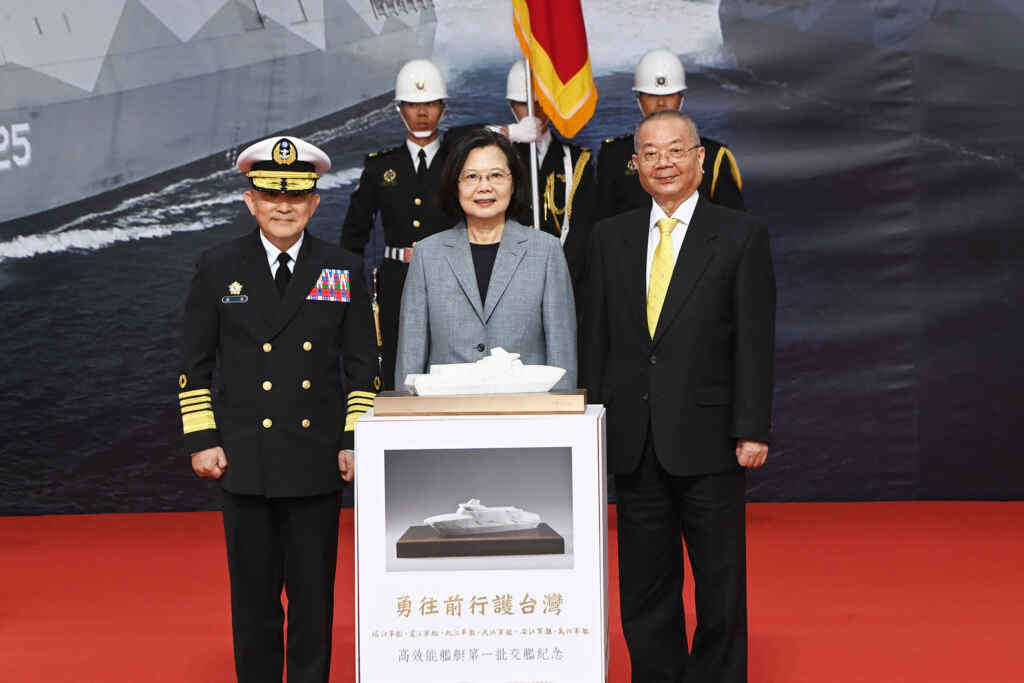 ▲蔡英文總統主持「高效能艦艇安江、萬江軍艦」交艦典禮,共同見證「國艦國造」的豐碩成果。(記者張玉泰攝)