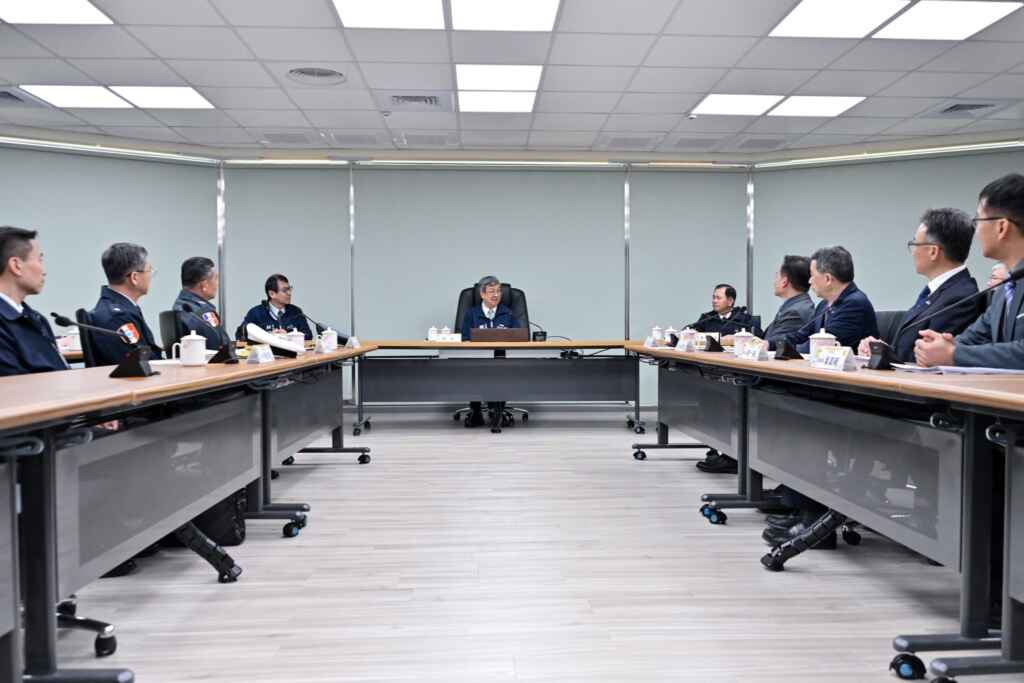 ▲行政院長陳建仁訪視中科院國防自主成果，期勉持續提升國防自主能量，強化國軍整體作戰能力。（ 新傳處提供）