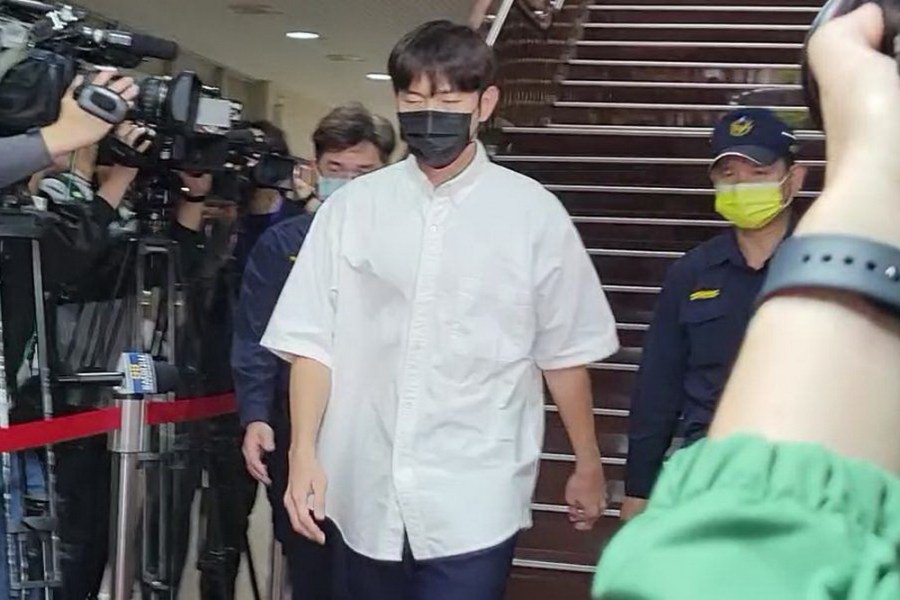 被控強制猥褻串供差點被羈押 藝人宥勝坦承犯行8萬交保 216 被控強制猥褻串供差點被羈押 藝人宥勝坦承犯行8萬交保 215