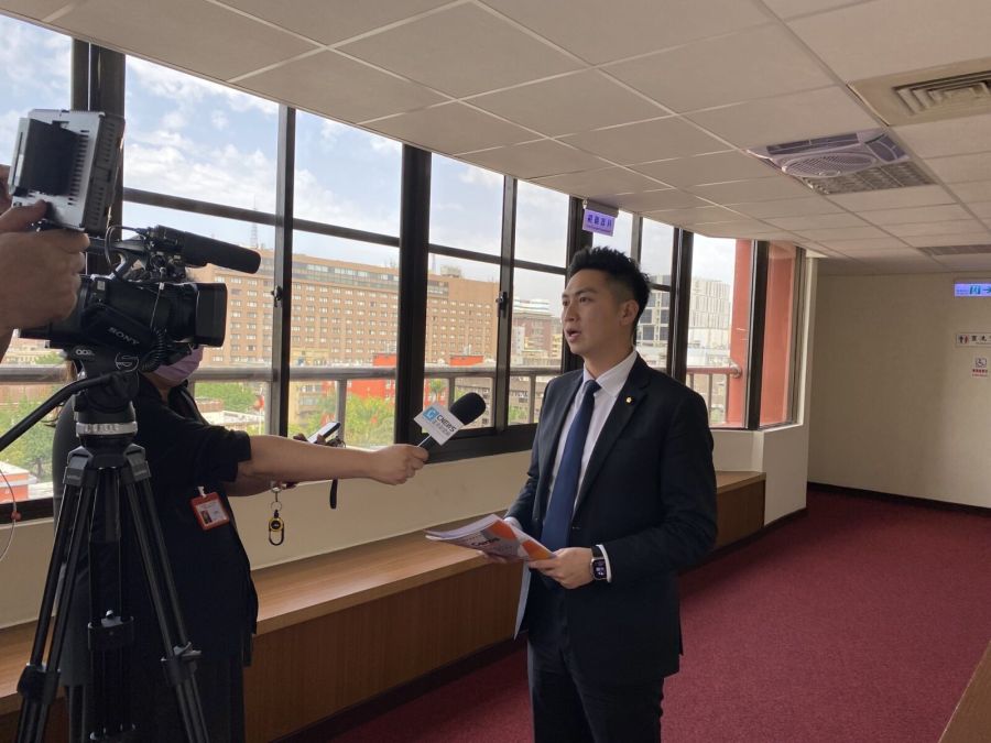 廖偉翔要求凍漲醫療院所電價 陳建仁稱會做精細盤點 221