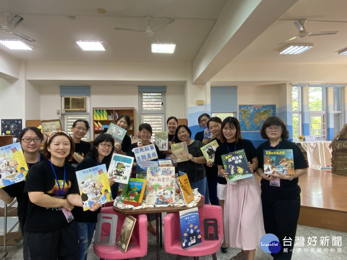 閱讀推手團體獎,四張犁國小犁愛閱志工隊,方案名稱【犁一畝書田,閱四方古今】。