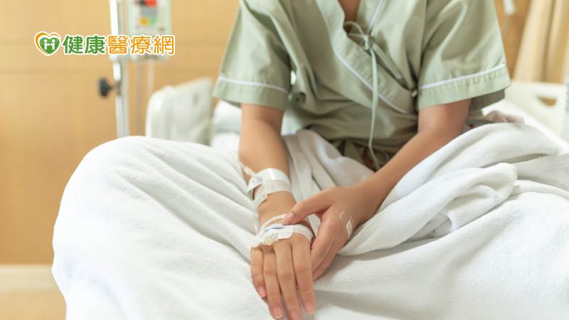 孩童高燒不退、臉色蒼白竟是「血癌」 注意兒童癌症9大症狀盡速就醫!
