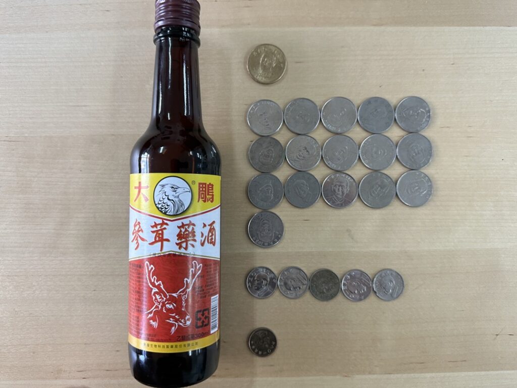 ▲圖說:曾姓嫌犯竊得香油錢後,立即購來藥酒享用 (圖/台中市政府提供)