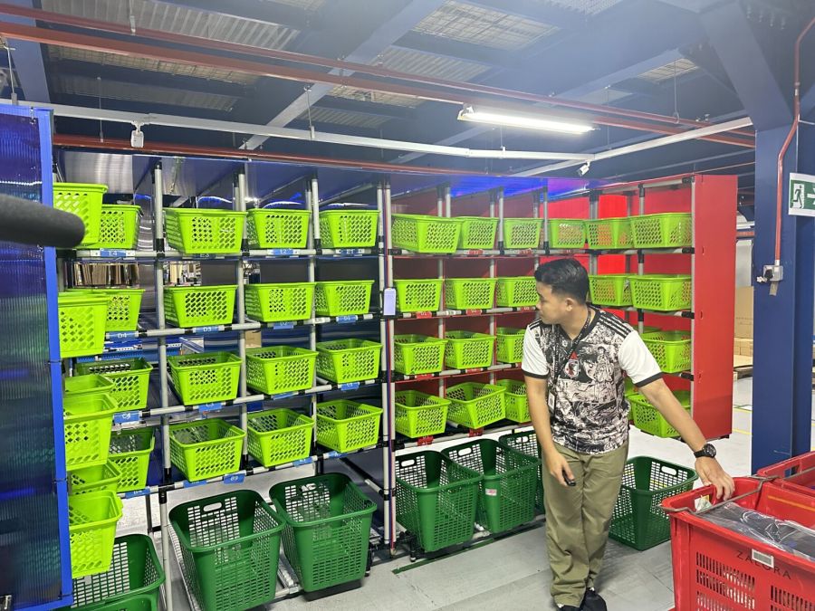 【揭秘ZALORA2-2】工人智慧提升發配貨效率 自動化與人性化共融創物流奇蹟 212 【揭秘ZALORA2-2】工人智慧提升發配貨效率 自動化與人性化共融創物流奇蹟 211