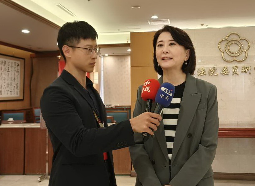 王鴻薇批評兒福聯盟董事長與董事並沒有請辭,敷衍了事,沒有真心誠意面對問題。(記者包克明 攝)