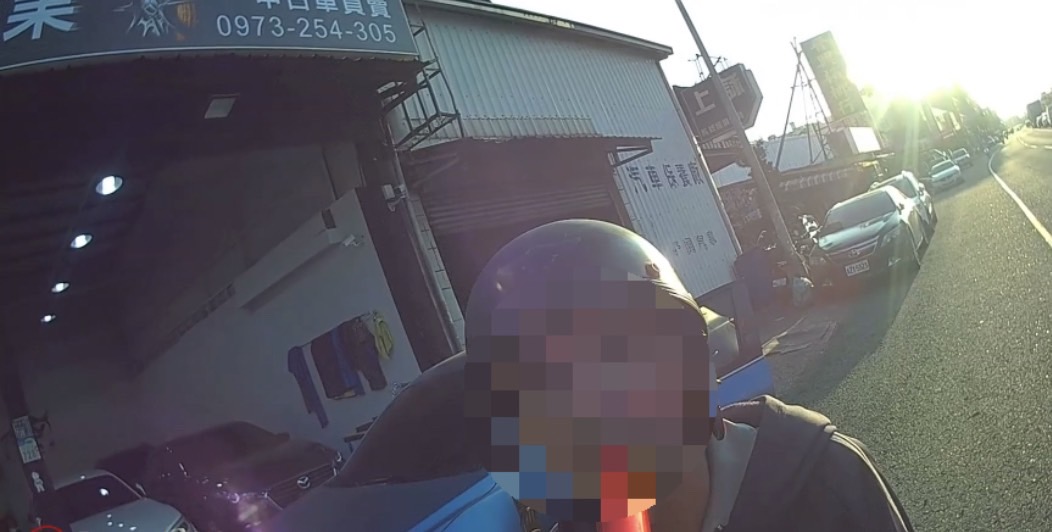酒駕男紅燈右轉 被警方攔查栽了