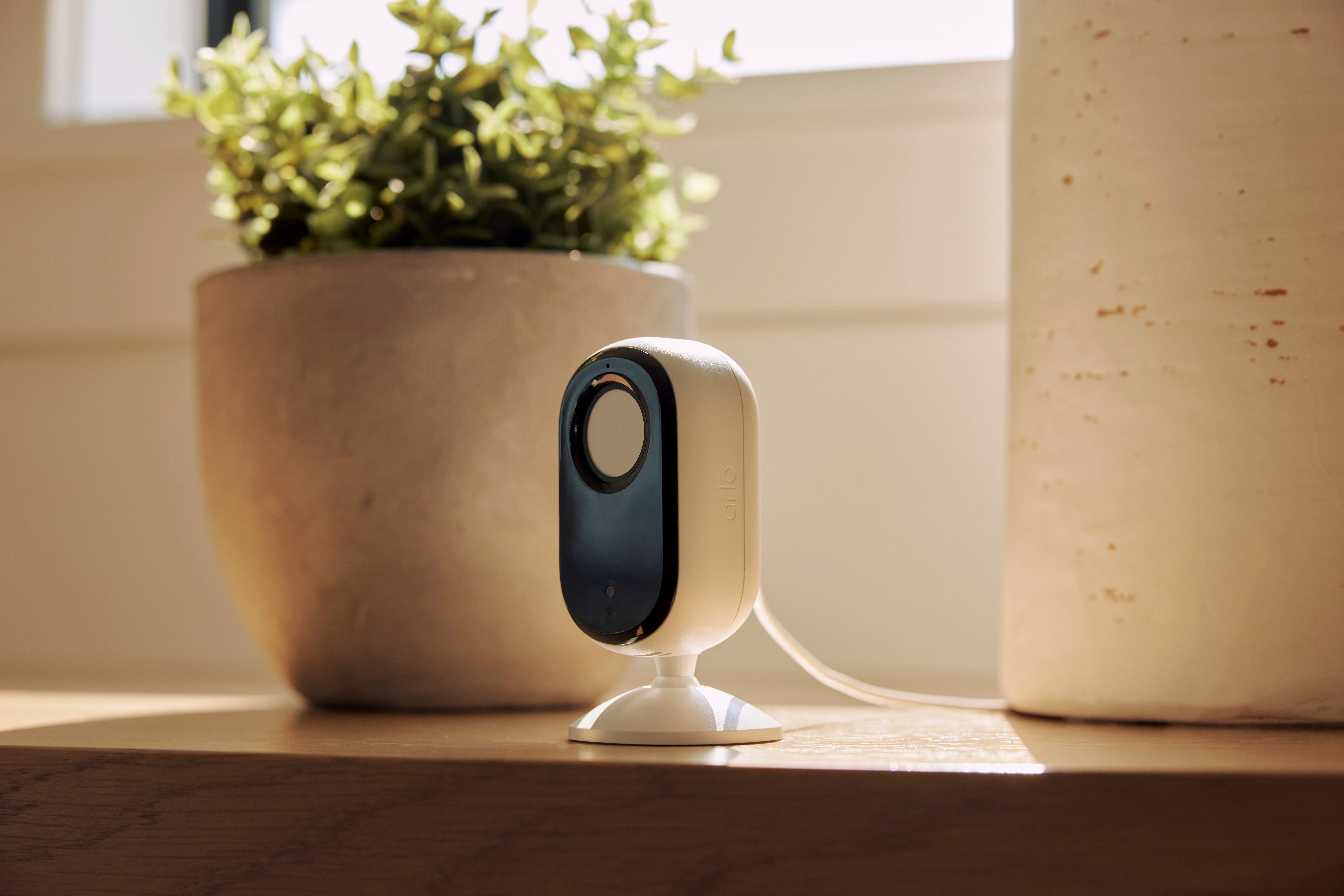 寵物友善 Arlo 智能攝影機   讓您感到安全又放心