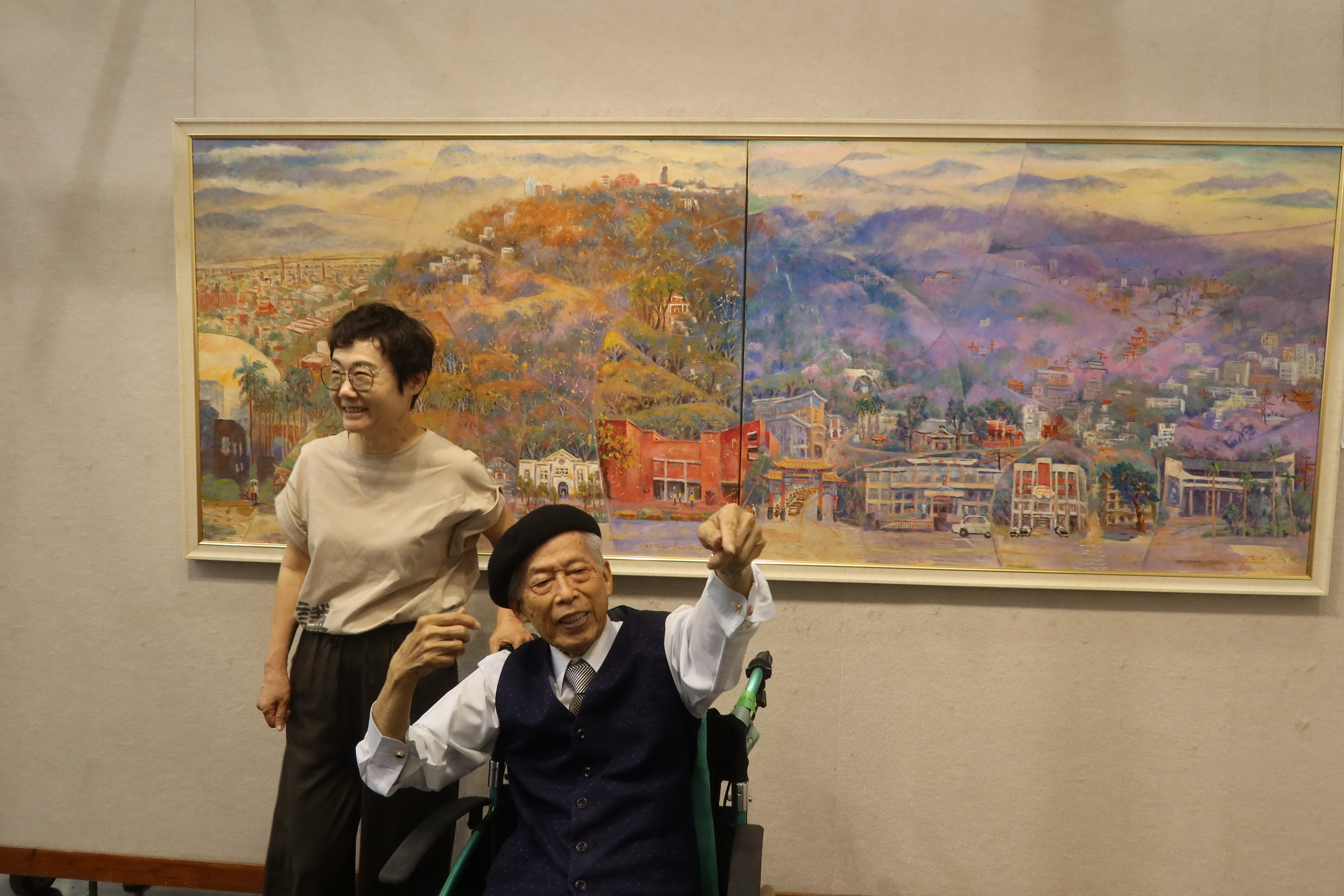 ▲彰化市藝術館展出了知名醫師畫家趙宗冠博士及其家族六人的作品， 92幅作品各展現其在藝術領域的造詣與風采。（記者張溎壕攝）