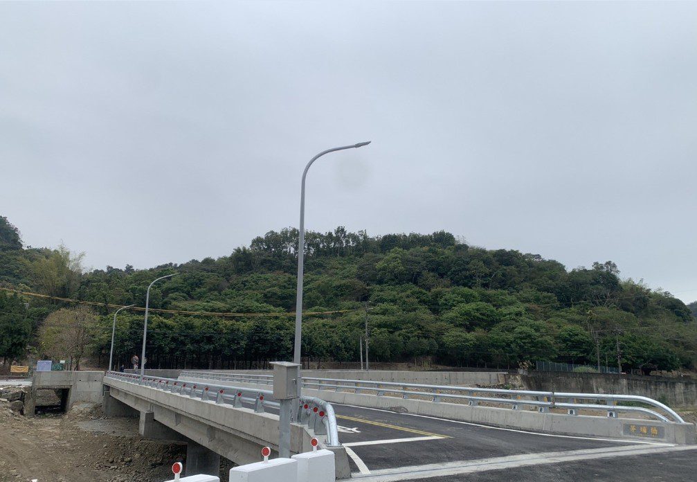 紓解掃墓人潮及提升用路安全 太平第一花園公墓旁橋梁改建工程完工