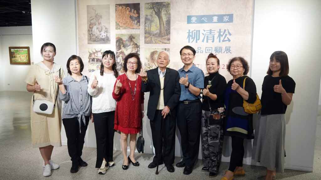 ▲柳清松秉持愛心與創作熱情持續繪畫，透過畫作呈現美感以及理想中的大同世界，邀請大家經由本次展出內容，體會藝術的本質與人生的真諦。（記者林明佑攝）