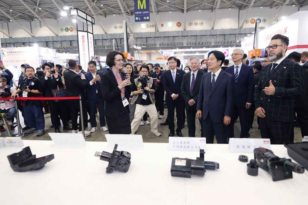 ▲賴清德德副總統出席台灣國際工具機展，期盼業者與政府共同合作、攜手努力，一起朝淨零轉型、數位轉型的國家目標邁進，也讓我國工具機產業更上一層樓。（總統府提供）