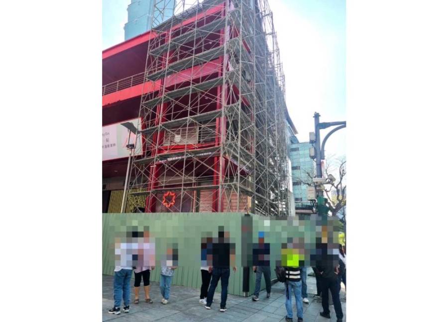 工地鐵條飛落砸傷港籍母子 北市勞檢處勒令停工追究責任 279 cnews204240328a09
