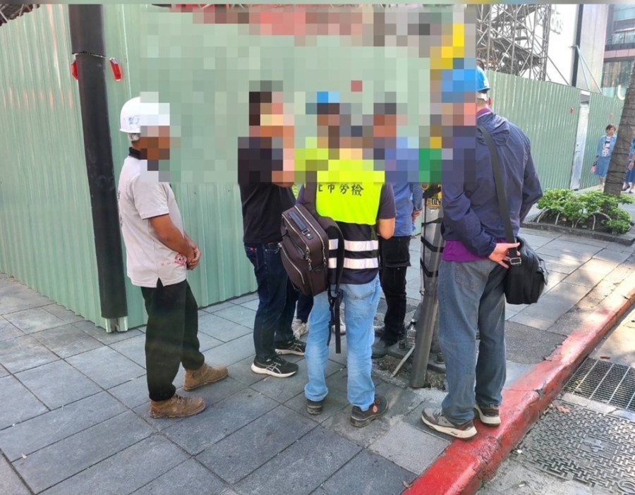 工地鐵條飛落砸傷港籍母子 北市勞檢處勒令停工追究責任 280 cnews204240328a10