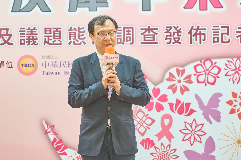 健保署署長石崇良指出,目前健保署給付38種乳癌用藥,提供第一線醫師更多武器協助病人對抗癌症,健保署會朝著協會提及的六大呼籲方向努力。