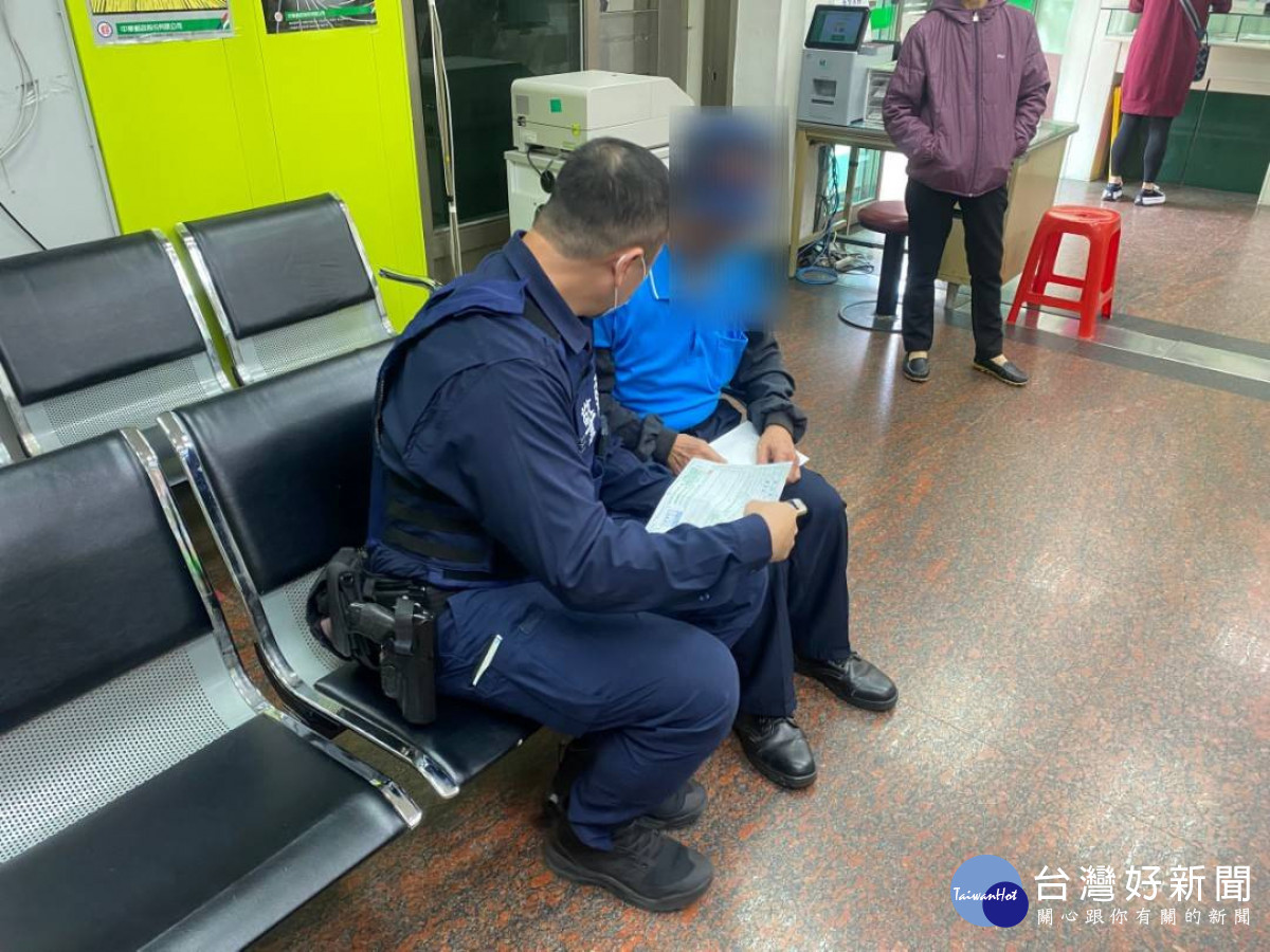 八旬翁臉書購物遭詐騙，蘆竹警關懷阻詐。<br /><br /> 