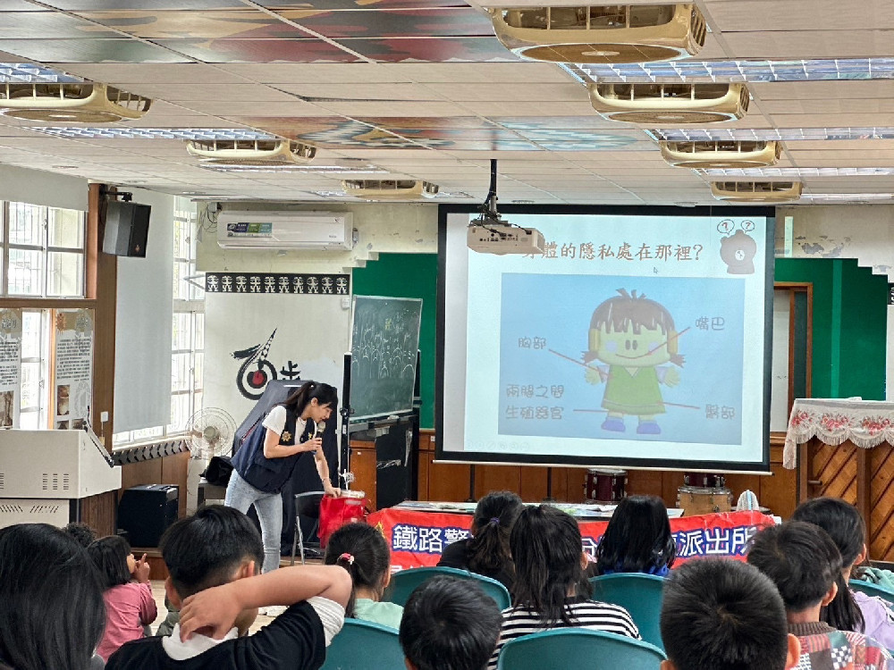 月眉、新興國小校園巡迴宣導 增強學童自我保護能力