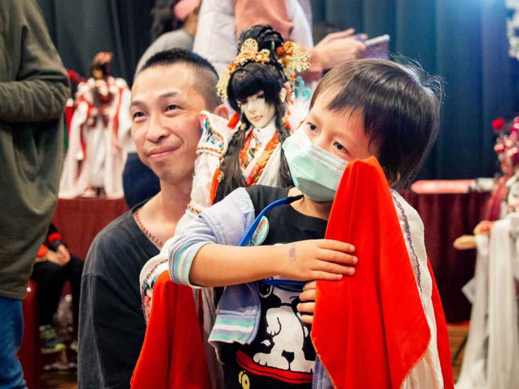 ▲三昧堂創意木偶團隊進駐嘉義縣表藝中心後推出「精工布袋戲偶展」,深受全國偶迷喜愛。(嘉義縣政府提供)