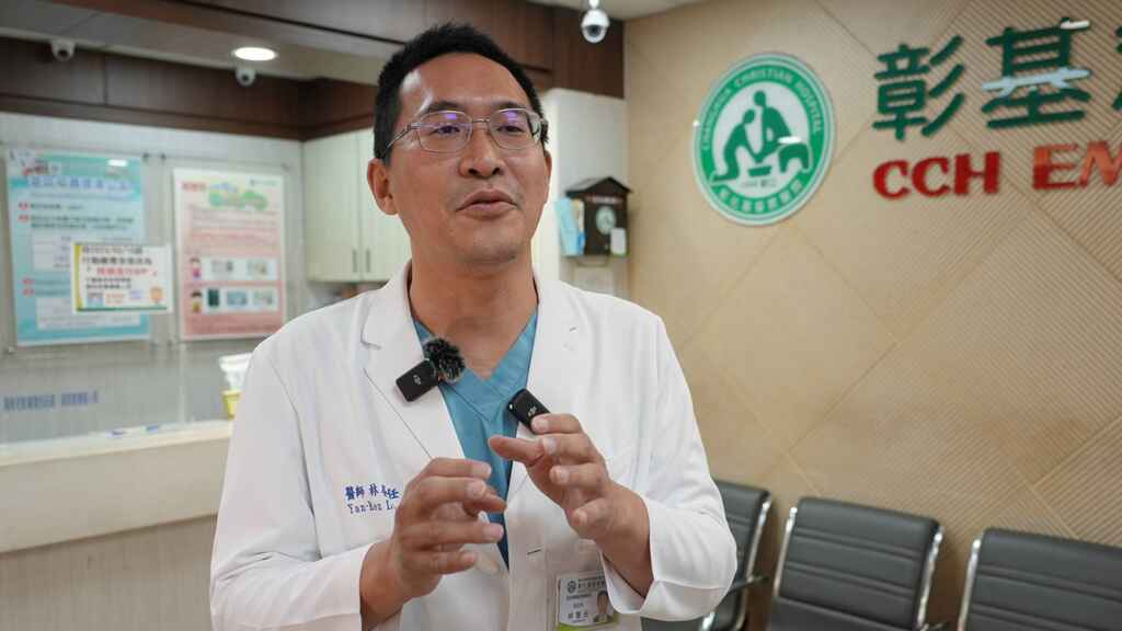 ▲彰基無償提供「米酵菌酸」標準品,幫助中央第一時間釐清真相,林晏任醫秘指出,陳穆寬總院長帶領醫療體系,秉持「深根建造,謙卑服事」精神為國人服事。(彰基醫院提供 )