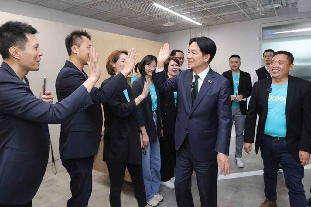 ▲賴清德副總統參訪「酷遊天股份有限公司（KKday）」並與新創旅遊業者座談，感謝業者用數位及新創思維推展觀光。（總統府提供 ）