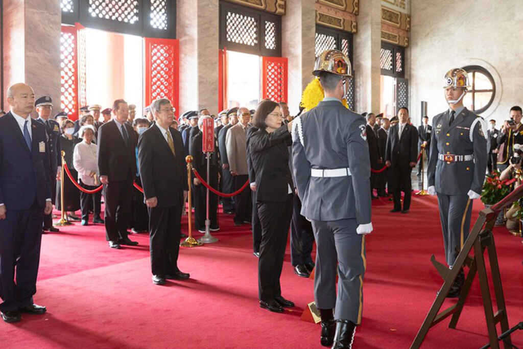 ▲蔡英文總統親臨主持中華民國113年向先祖暨忠烈殉職人員致祭典禮。（總統府提供）