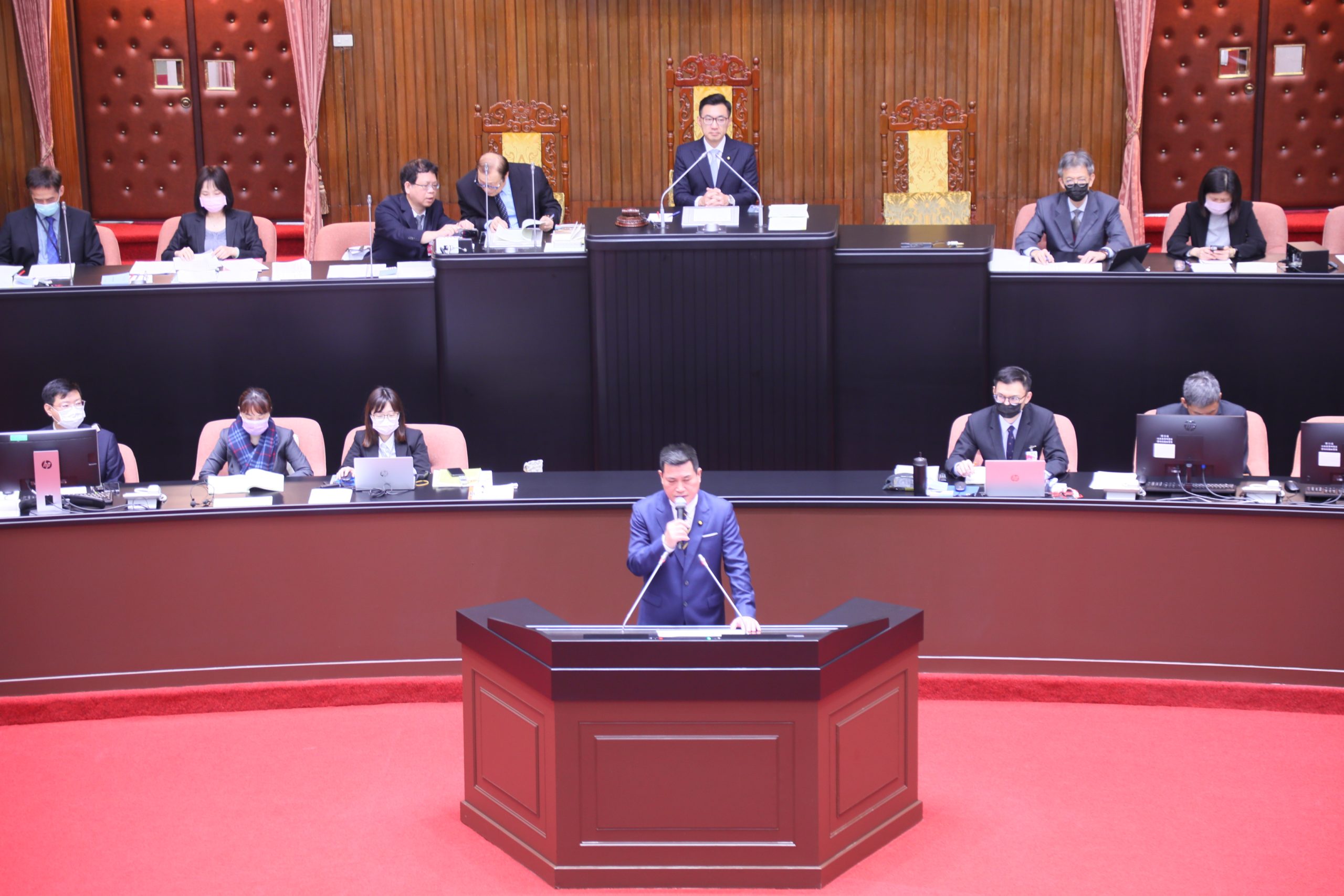 黃仁說,國民黨團的提案是真正發揮立法權監督行政權的力量,這是憲法中賦予立法權的權力。(記者包克明 攝)