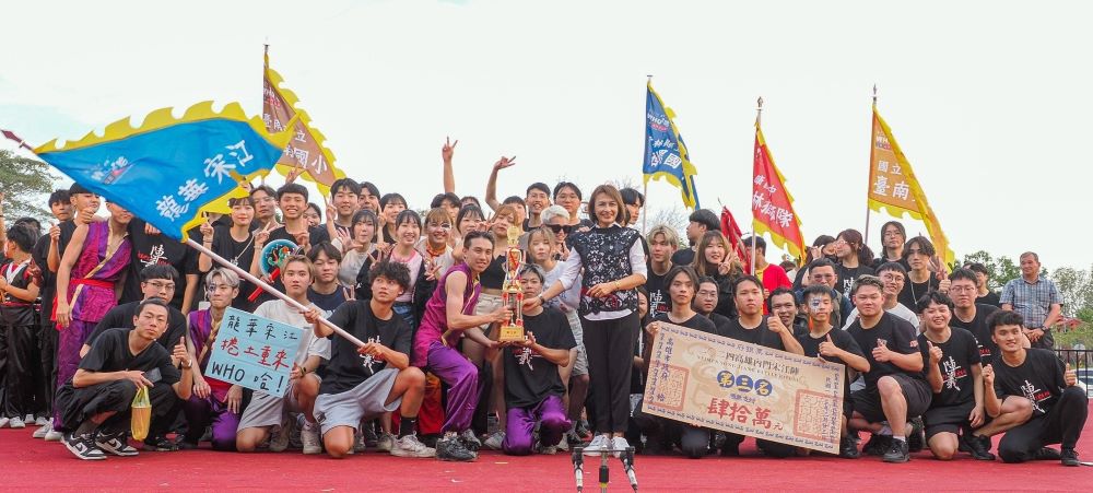 《圖說》2024全國創意宋江陣頭大賽,龍華科大勇奪第三名。〈高雄內門宋江陣粉絲專頁〉