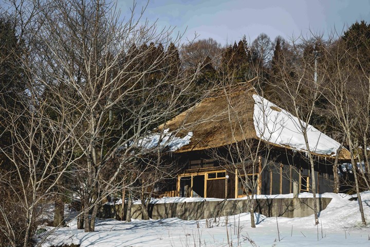 住在長野戶隱巨木森林！茅葺屋包棟旅館4月新開幕