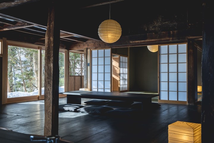 住在長野戶隱巨木森林！茅葺屋包棟旅館4月新開幕