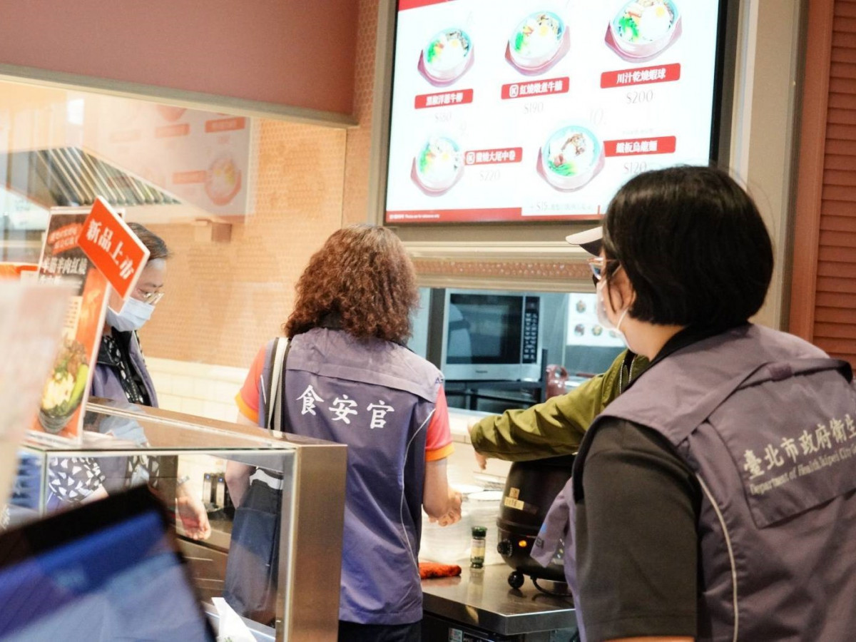 美食街稽查情形（圖／台北市衛生局提供）