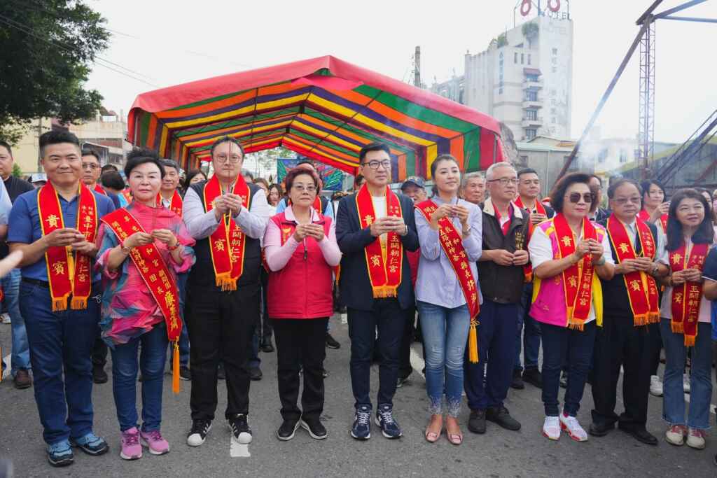 ▲ 會香遶境延續傳承!中投《兄弟宮》續17年探訪情誼 祈求國泰民安。(記者廖妙茜翻攝)