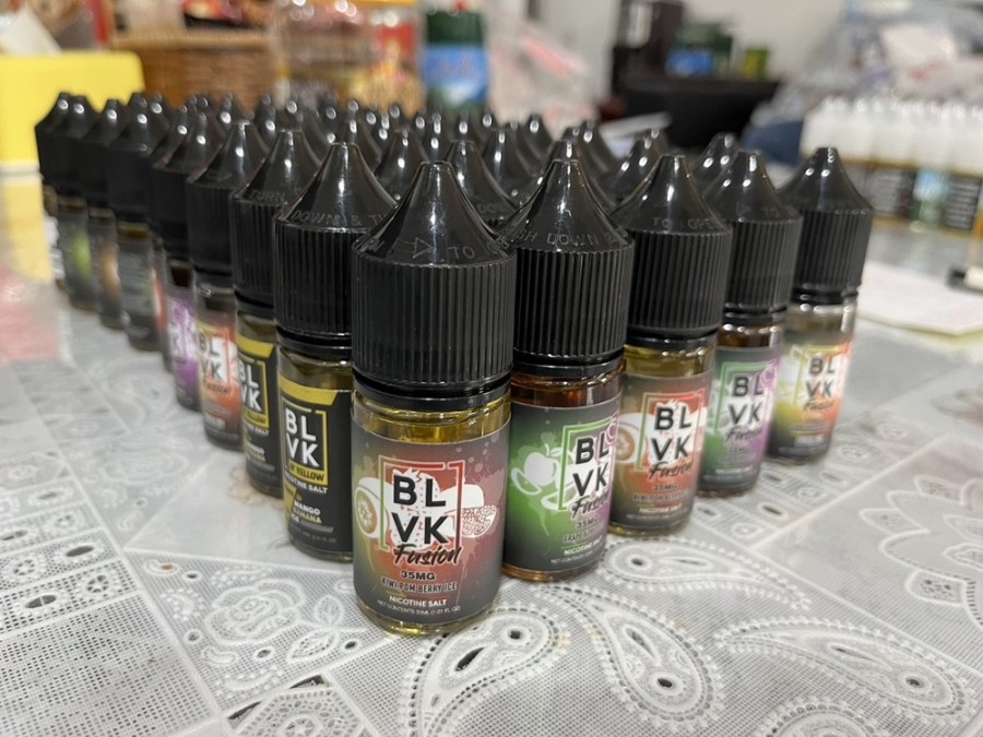 掛羊頭賣狗肉 潮牌公仔店涉藏大麻還私售電子菸油 234 cnews204240330a01