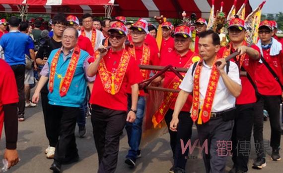 發揚關聖帝君精神護佑國泰民安 大林聖賢宮108支火把遶境夜巡