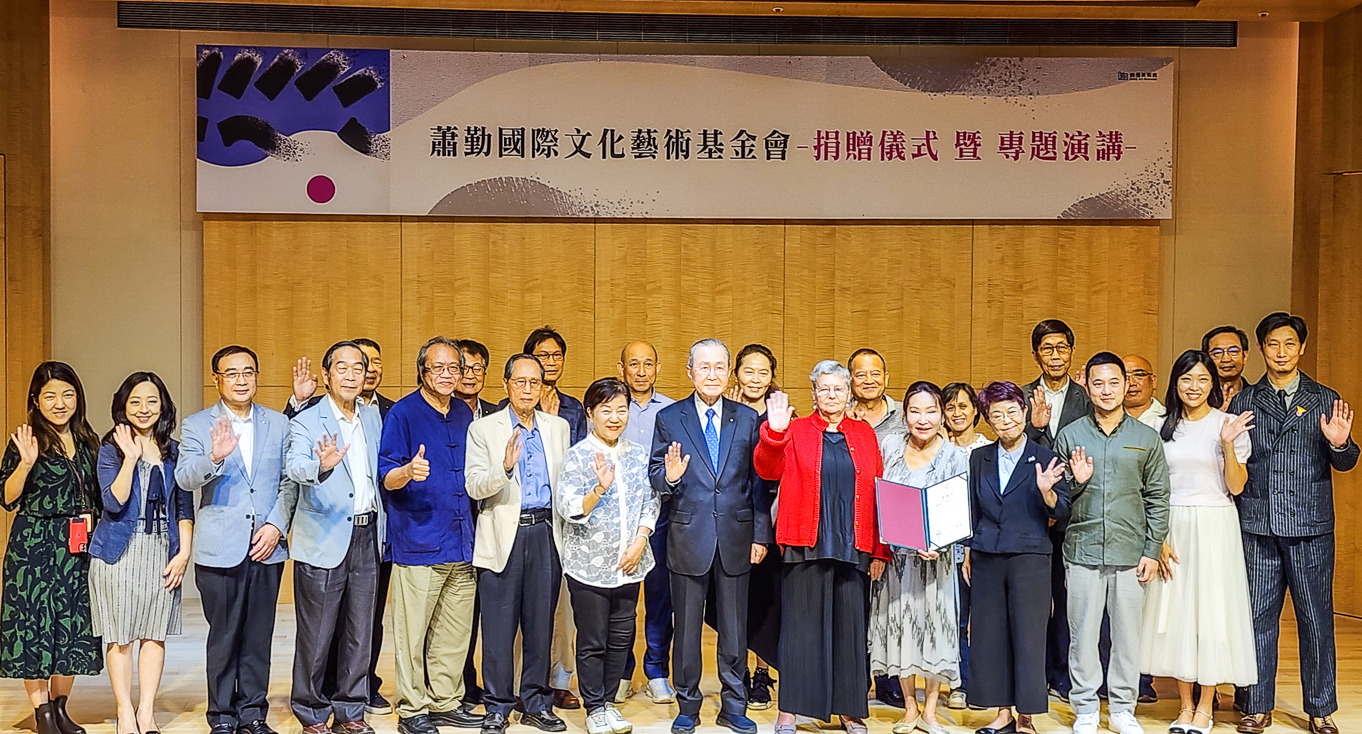 ▲蕭勤國際文化藝術基金會今天捐贈總價值逾五億的蕭勤作品給創價美術館，希望為文藝交流注入新動力。（圖/記者黃淑貞攝）